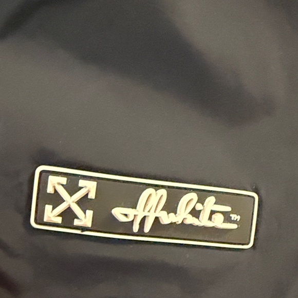 Off-White Women's Navy Off-White Shorts - Picture 2 of 13